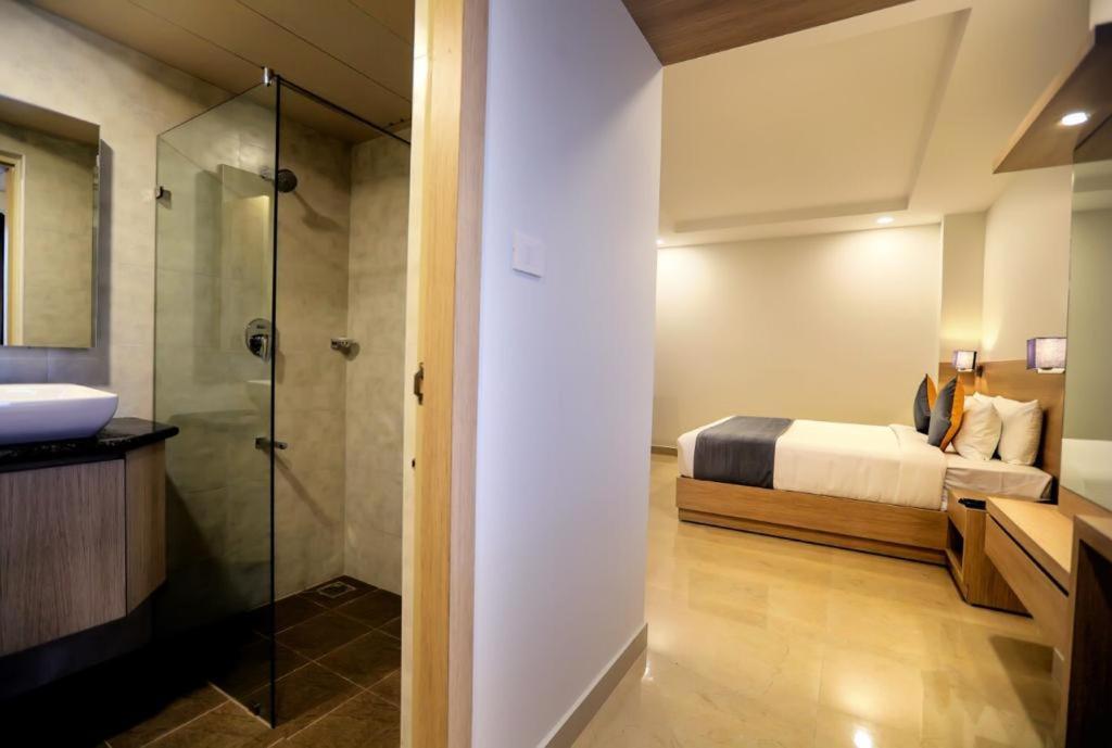 Pp Residency Hotell Covelong Exteriör bild
