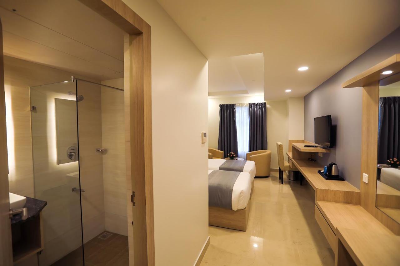 Pp Residency Hotell Covelong Exteriör bild