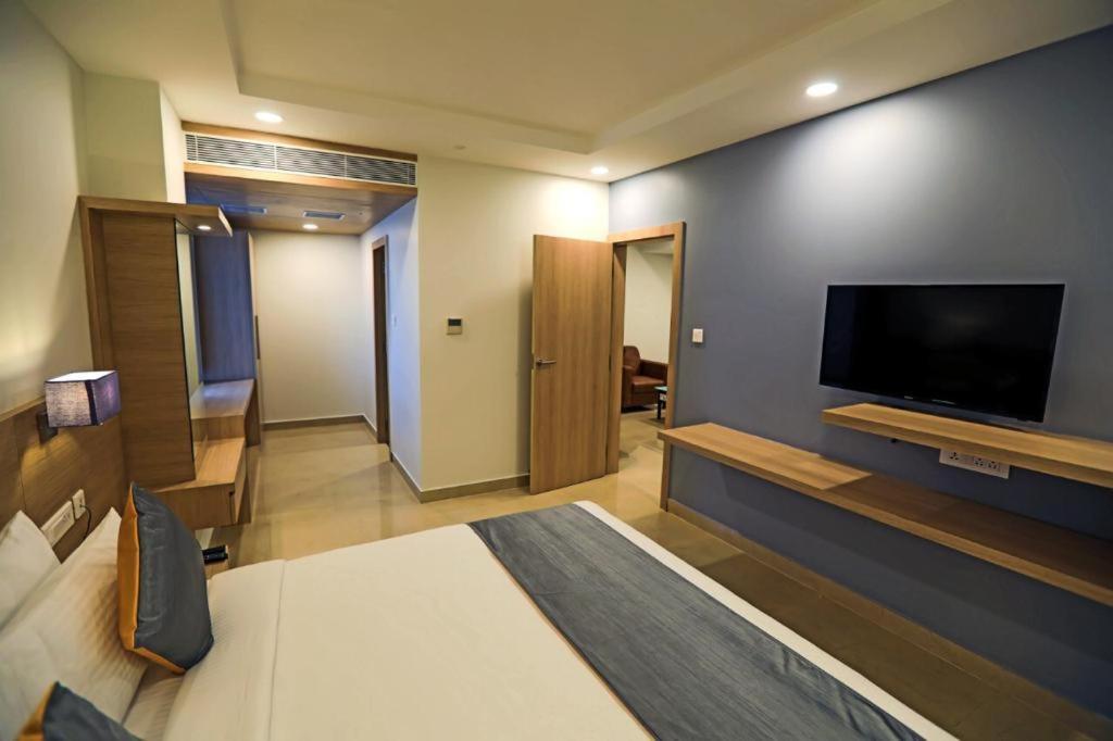 Pp Residency Hotell Covelong Exteriör bild